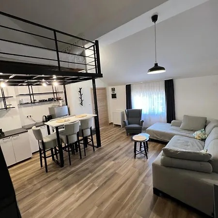 Magnolia Gallery Apartment *